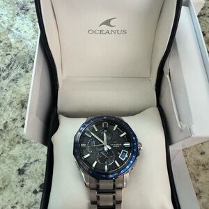 CASIO OCEANUS OCW-G2000G-1AJF 
Solar GPS Black Dial Titanium, Bluetooth